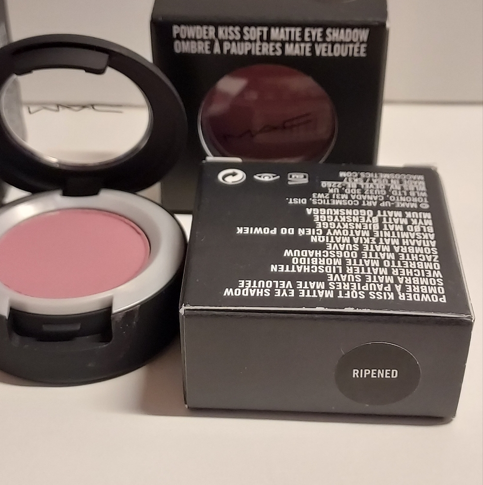 MAC Powder Kiss Soft Matte Eye Shadow *RIPENED* - Picture 4 of 6